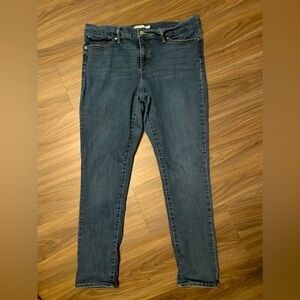Levi’s 311 shaping skinny women’s denim jeans size 34